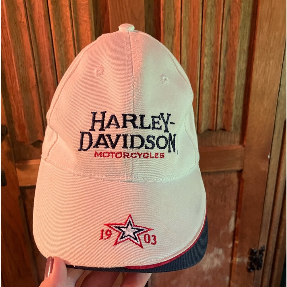 Harley Davidson White w/red and blue ball cap one size